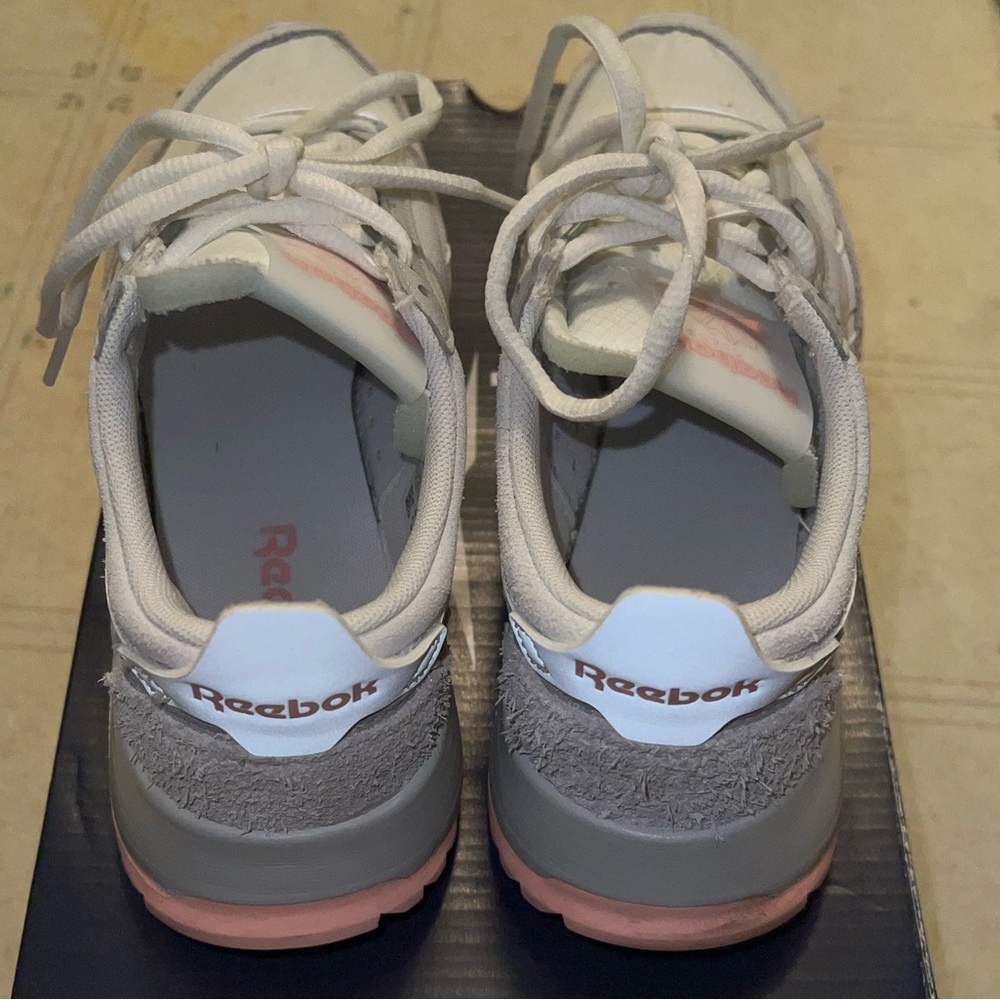 White Women’s Reebok - Picture 4 of 5